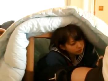 童顔なショートヘア女子校生妹と密かにコタツで性交で精液近親性交渉中出し