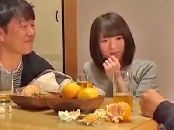 こたつの中で兄嫁にイタズラ→ムラっと興奮して浮気性交