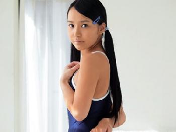 こんがりと日に焼けた小麦色のミニ系女子を大人ペニスでエクスタシーへ導く調教ハメ