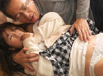 担任の教師に操を捧げた女子校生が…SEXの快楽に目覚めるまで!!