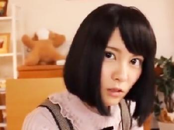 2人とも子持ちの人妻!!昼間っからお酒を煽って子供を迎えに行くまでの浮気乱パ