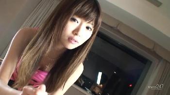 可愛い顔してエロティックすぎる手コキで男優を射精させる痴女!!