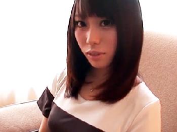 モデル級に長身で美しいお姉さんがランジェリー姿でコンドーム非装着の膣内射精交尾