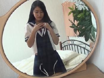 兄に恋心を抱える女子校生が水着を着てたら途中で脱げなくなりW