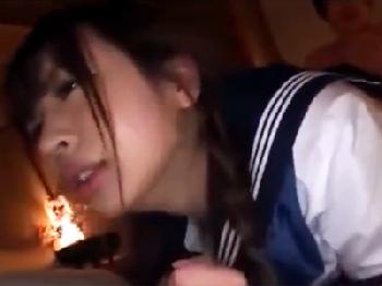 黒ギャル軍団が気弱な会社員をナンパして集団性的逆暴行