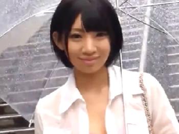 黒髪ショートヘアの可愛い清楚系素人娘が男優ペニスに絶頂潮吹き!!