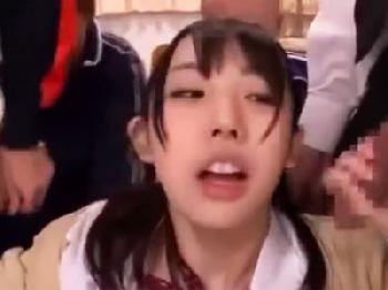 アパレルバイトに来たスレンダー妻をマネキンに仕立て上げゴムなし強姦