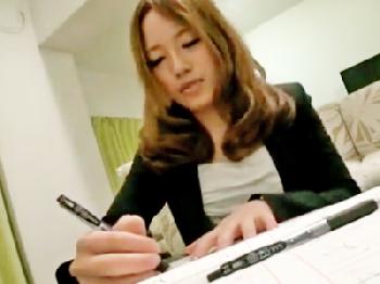 生徒の親に欲情され犯されるとても綺麗な家庭教師