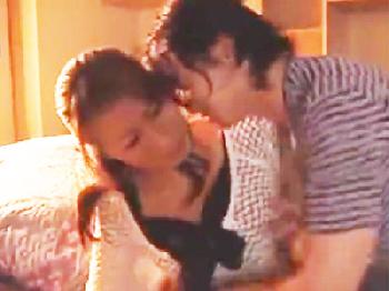 爆乳人妻熟女へ婦女暴行してディープな顔面射精する!!