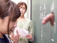 壁やイスからペニスが出ている人気の都立進学校