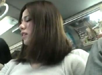 長身巨乳のスーパーボディが痴漢の対象に→パンストの中まで手を突っ込まれこの表情!!