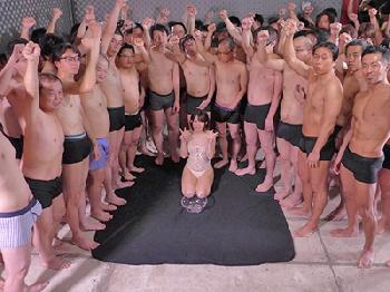 嘔吐しても飲み干すまで終わらない美少女