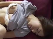 年下男に迫られて悪い気しない人妻が背徳の寝取られSEX