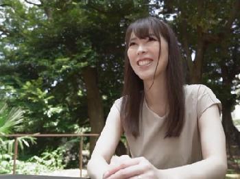 美麗な素人マダム…結婚2年、結婚前はキャビンアテンダントやっていた別嬪が他人棒でイキ乱れ!!