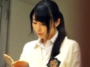 図書館で勉強中の大人しそうな美少女女子校生が強姦魔に便所に連れ込まれ犯される