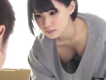 谷間チラどころかおっぱい丸見えな清楚人妻を襲って性的暴行顔面射精!!