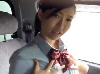 プラス2万でゴムなし膣内射精させてくれる援交する女子校生たち