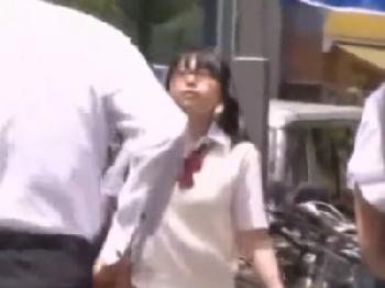 おとなしそうなメガネ女子校生がいたのでバス内痴漢→性的暴行膣内射精!!