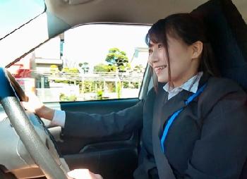 営業車で外回りしているガチ美女会社員をナンパ→仕事中にサボってAV出演する股間の穴に制裁中出し