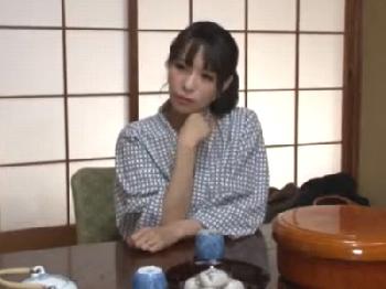 凄く綺麗な義母と温泉旅行→日頃から気になっていた巨乳を混浴温泉で見て止まらない近親性交