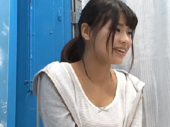 童貞陰茎を優しく筆おろししてくれた神女子大生