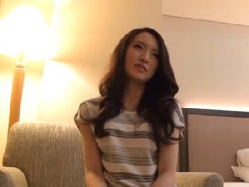 男性経験が少ないまま結婚してしまった人妻の初浮気