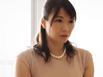 飼い犬が噛みつき怪我をさせた男性宅に謝罪に行ったら中出し性暴行された巨乳人妻W