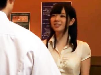 童貞好きのふしだらな巨乳人妻が初物ペニスに超興奮!!筆おろしセックス!!