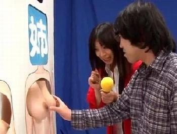 昔はあんなに可愛かった生徒が今では大人の色気溢れる人妻に…同窓会で再開した恩師は性的行為への欲望を抑えきれずに!!