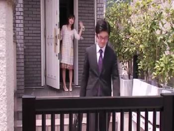 夫の仕事中に他人棒と快楽漬け不貞セックスする性行為への欲求だだ漏れ人妻