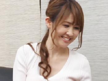 姉の無防備な格好にムラっときた童貞の弟がゴム無し挿入で種付けする