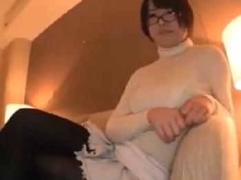 巨乳メガネビッチと密着コスプレ膣射交尾