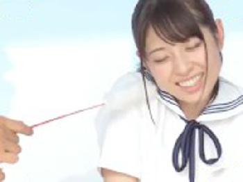 爽やか可愛い夏服美少女がマジックミラー号でセックス