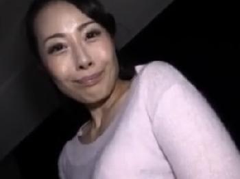 大人の色気が溢れる熟女人妻の匂いを堪能SEX