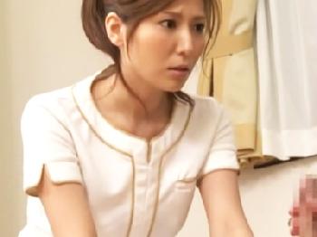 マンションの一室で回春マッサージを営むマダムを脅して寝取りハメW