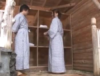 久しぶりに姉との混浴風呂でフルボッキした弟W