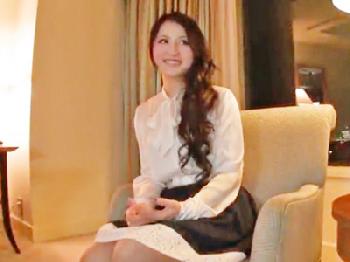 セレブでハーフな帰国子女妻が溺れる浮気性交