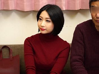 メモリアルヌードを撮りに来たとても綺麗な人妻が巨根男優の誘惑に耐えられず…