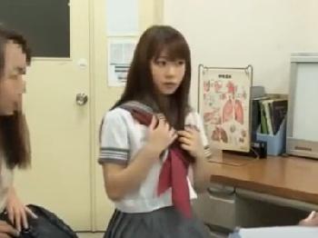 妊娠検査で悪徳医者に膣内でスペルマを発射されて本末転倒な美少女女子校生