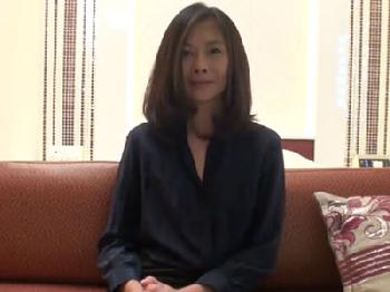 夫のペニスに飽き飽きした淫らな人妻が初対面男の相性抜群ペニスで恍惚絶頂