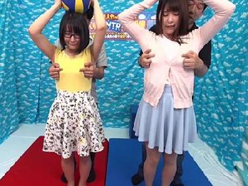 ニットの上からでも乳房のデカさが丸わかりな美少女に中出し