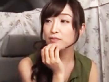 色気が漂うとても綺麗なマダムがカメラの前でオナニー晒して他人棒で狂乱オーガズム