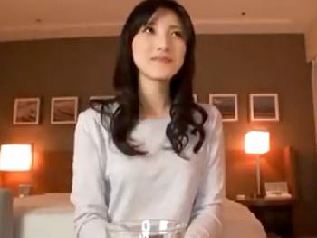 AKB岡田奈々似の清楚系素人人妻が浮気SEXに興じ平気でおまんこの中で直接射精させてる件