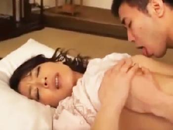 息子の肉棒にガチ感じする熟女母