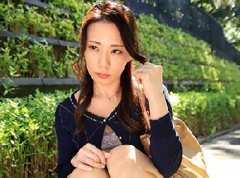 これがペニスに飢えた人妻か!!他人棒だろうが女性器の最奥で受け入れて歓喜の大絶叫W