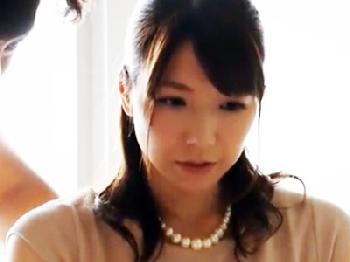 縛られて感じてしまうスレンダー美女を緊縛プレイで挿入!!