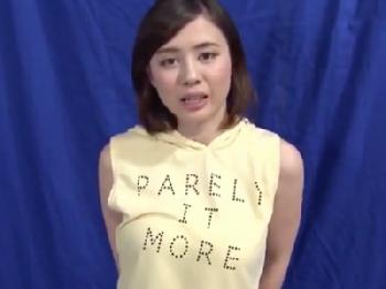 トランポリンゲームで挿れながらジャンピングすることになってしまった焼き鳥屋店員