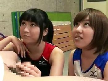 部活の後輩女子二人の手コキ抜き