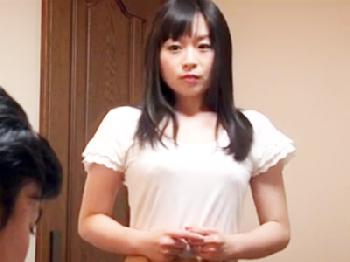 夫の目の前で犯される快感を覚え他人棒とヤりまくる背徳人妻W