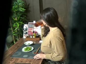 一人で飲んでいた爆乳人妻をナンパ→ハメ撮り部屋に誘い込んでネットリ浮気盗撮
